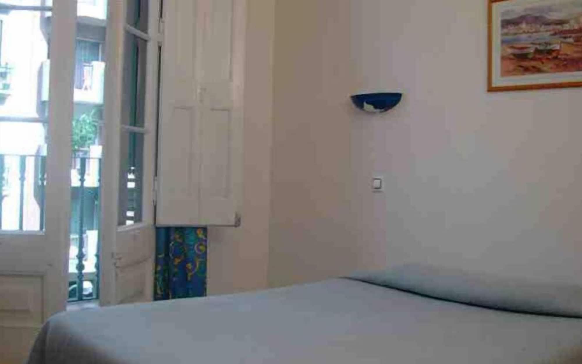 Hostal Eden บาร์เซโลนา ภายนอก รูปภาพ