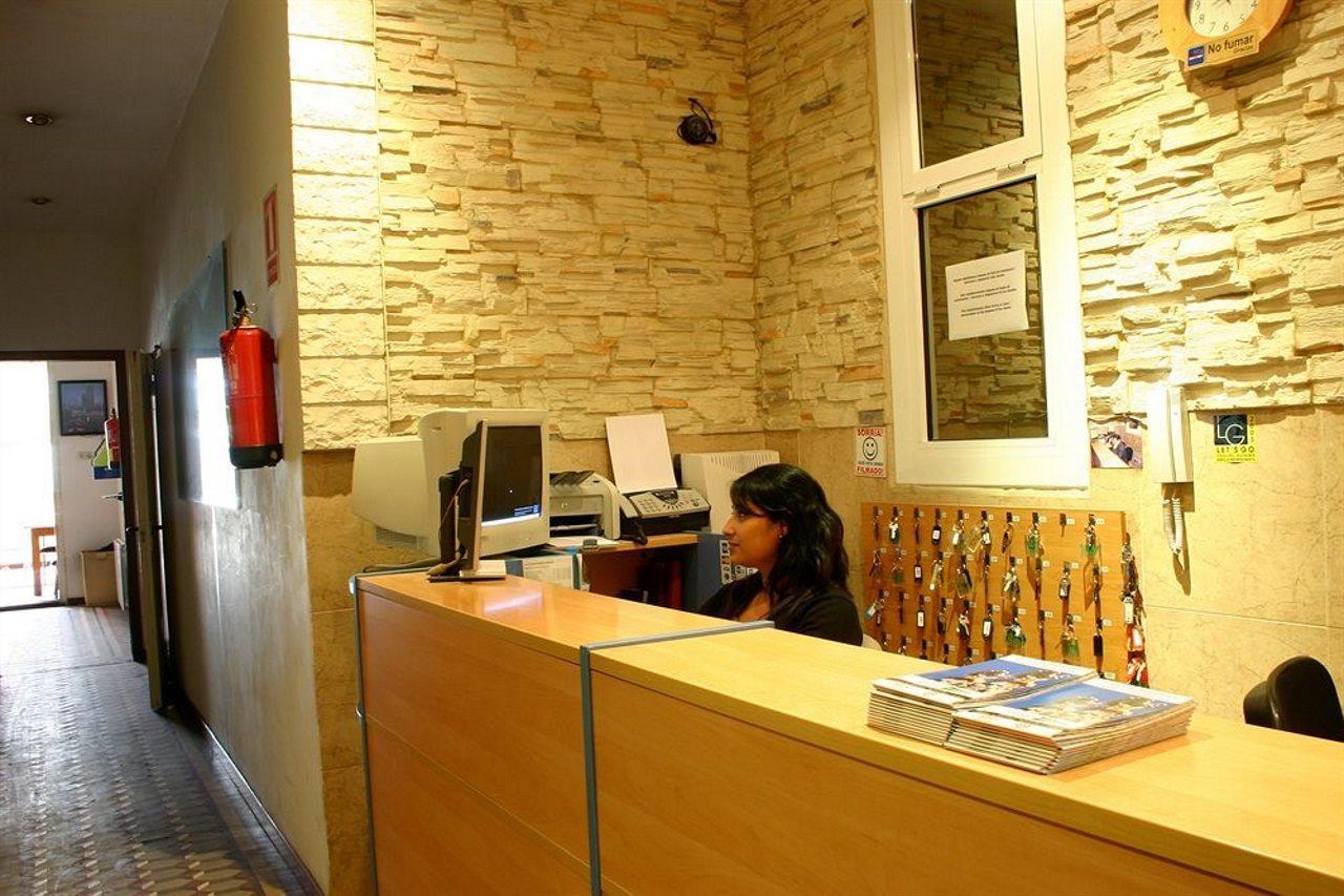 Hostal Eden บาร์เซโลนา ภายนอก รูปภาพ
