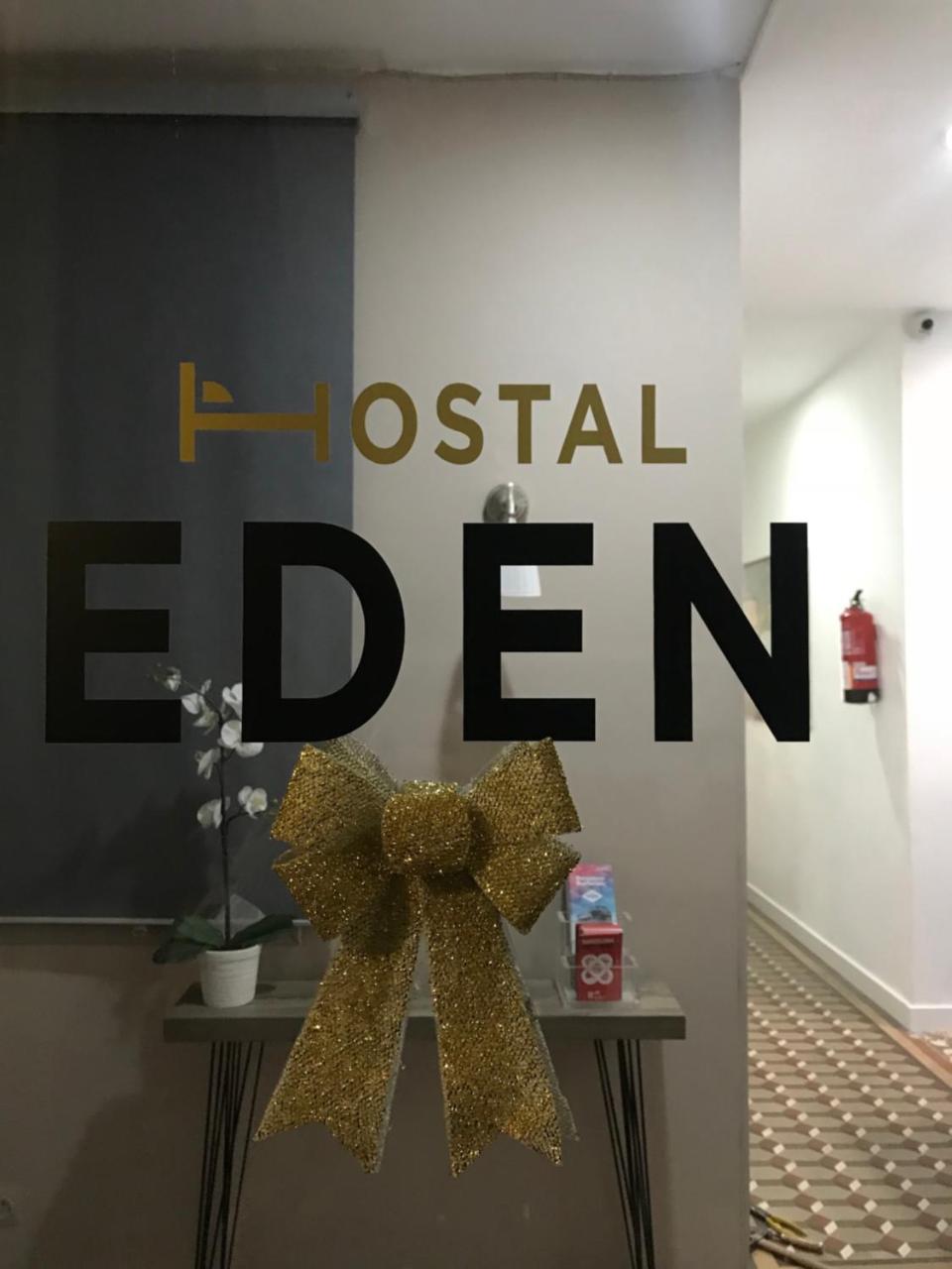 Hostal Eden บาร์เซโลนา ภายนอก รูปภาพ
